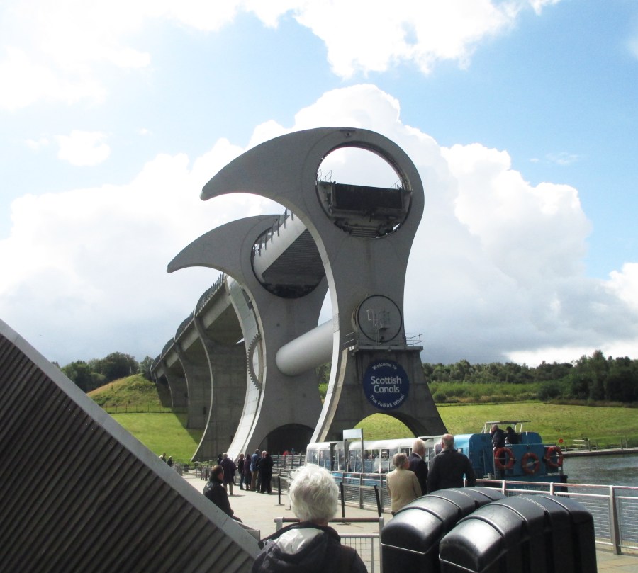 Falkirk Wheel loading up